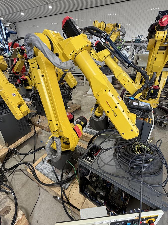 Used Used Fanuc M-20iA 35M 6 Axis Robot With R-30iB Plus Controller
