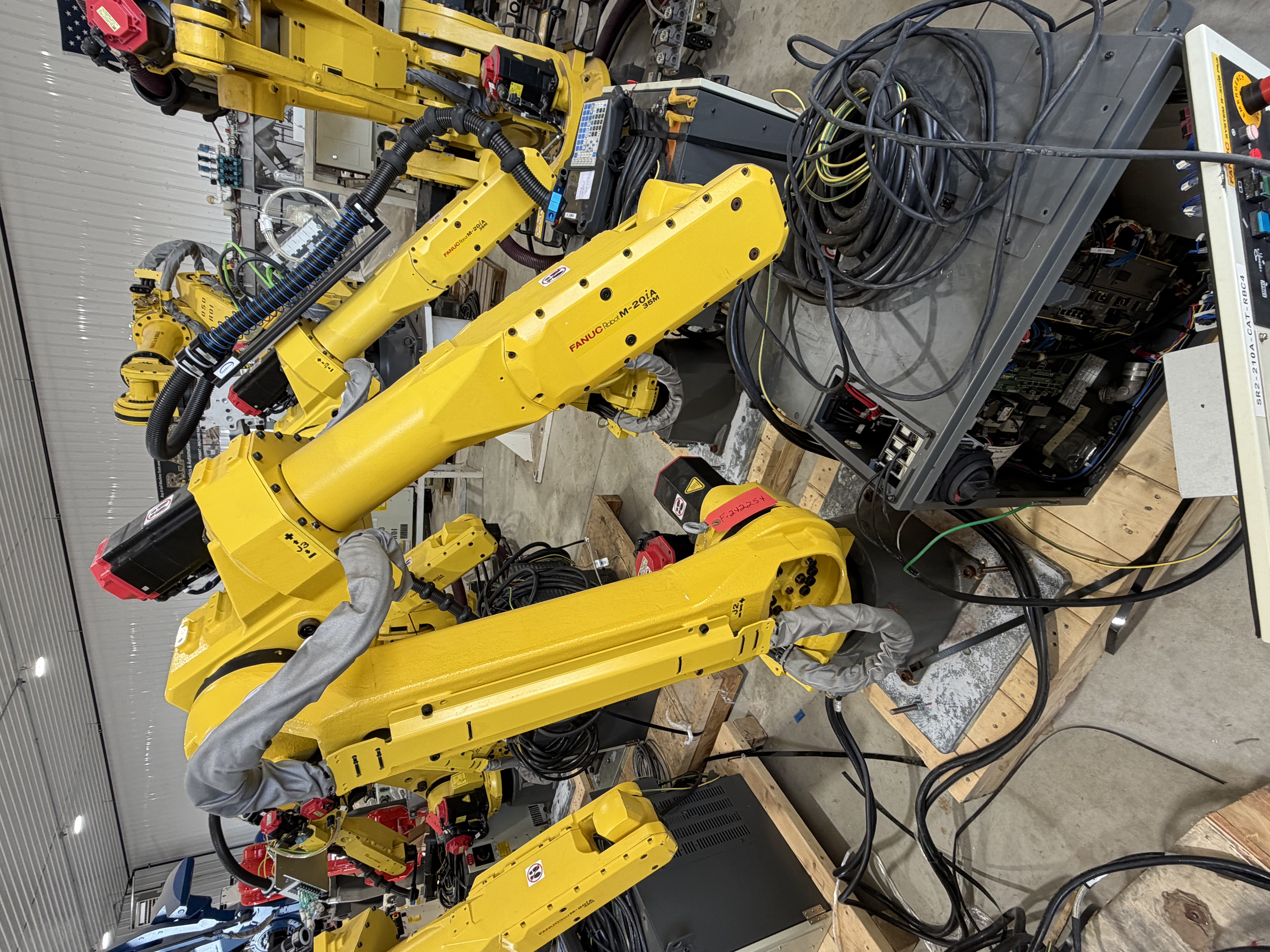 Used Used Fanuc M-20iA 35M 6 Axis Robot With R-30iB Plus Controller