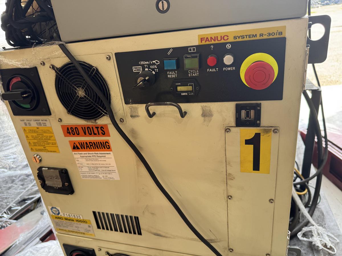 Used 2015 GENESIS/FANUC DUAL ARCMATE 100iC/12 DUAL TRUNNION WELDING CELL 2015