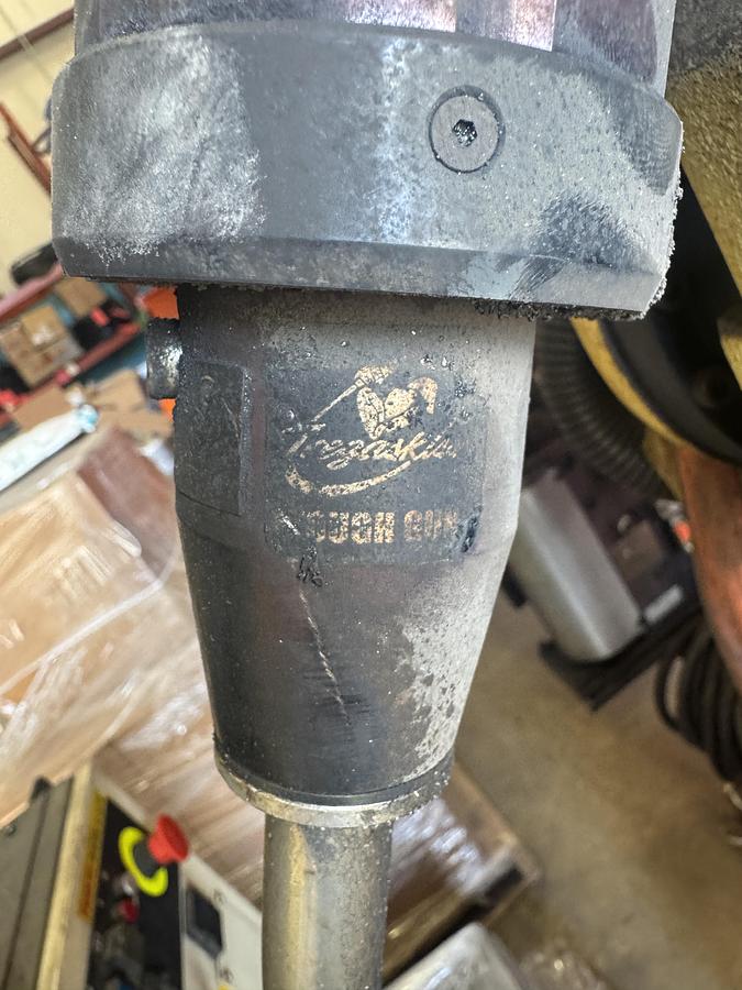 Used FANUC ARC MATE 100iC 6 AXIS MIG WELDING ROBOT WITH R-30iB CONTROL