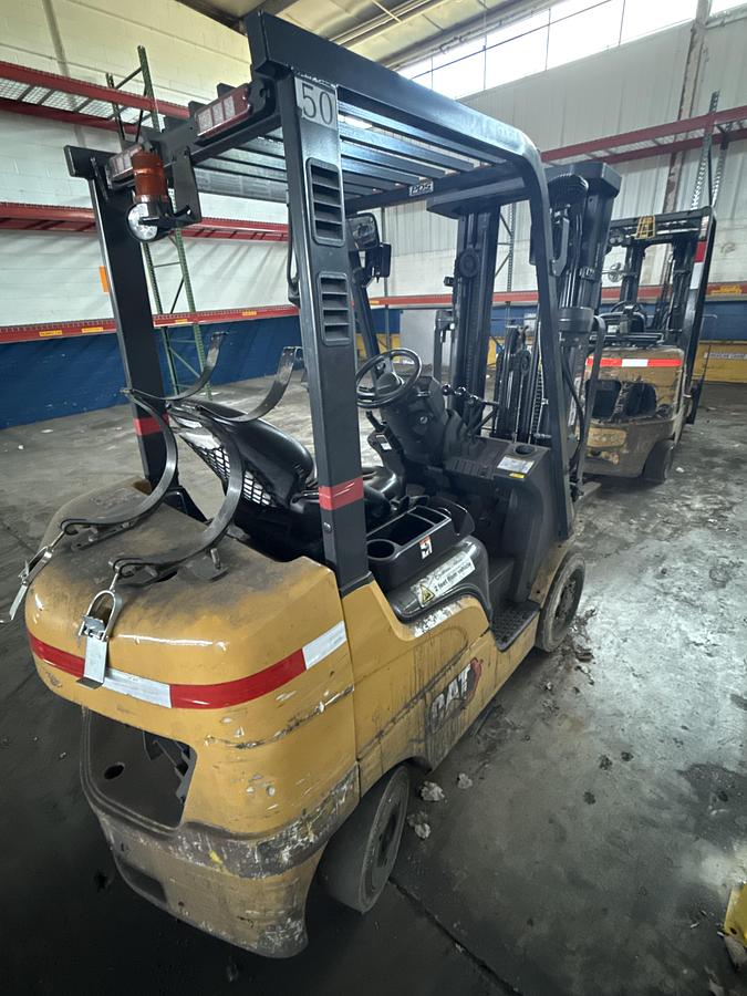 Used Caterpillar 2C-5000 LP GAS 5,000 LB FORKLIFT
