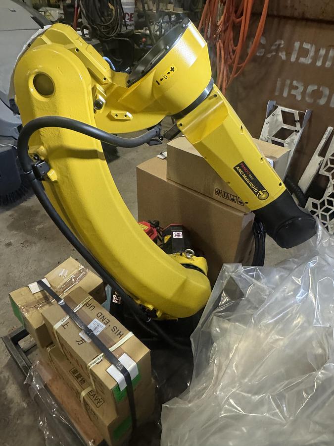 FANUC ARCMATE 120iD WITH R-30iB PLUS WITH 2 AUX AXIS DRIVES AND MOTORS