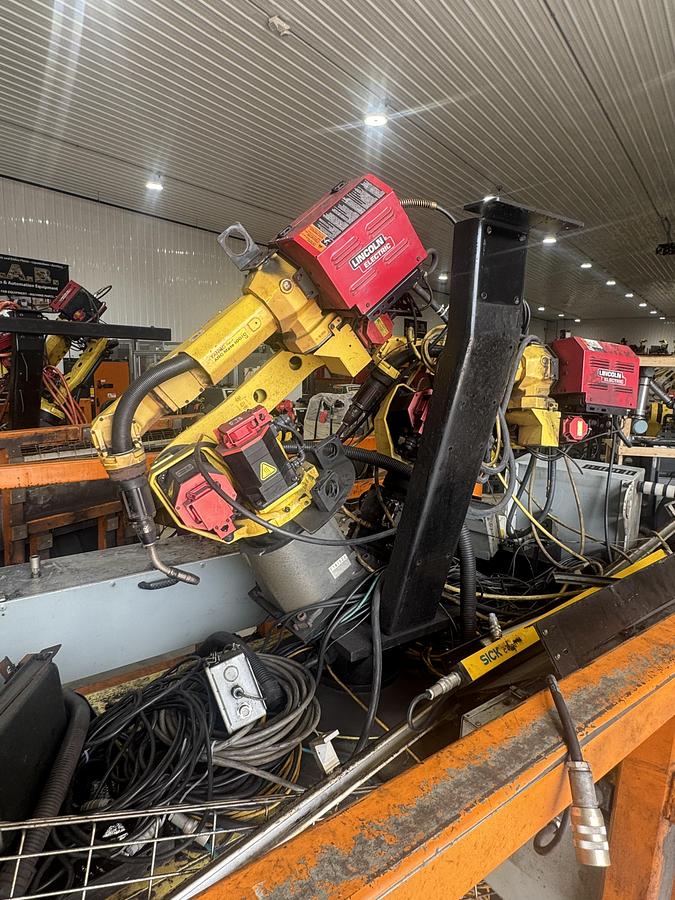 Used GENESIS/FANUC ARCMATE 100iC/12 R-30iB DUAL TRUNNION ARC WELDING CELL 2015