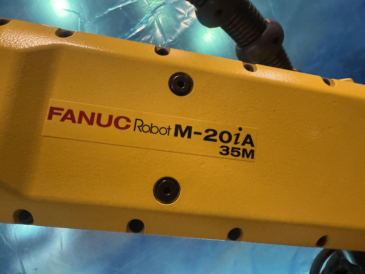 Used Used Fanuc M-20iA 35M 6 Axis Robot With R-30iB Plus Controller
