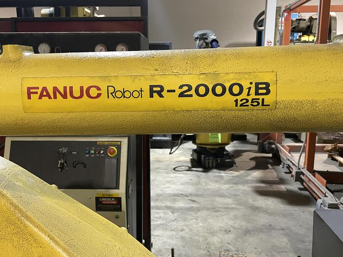 Used FANUC R2000iB/125L WITH RJ3iC (R30iA) CONTROLLER