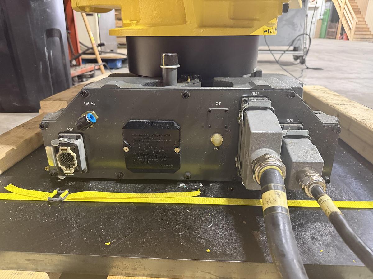 Used Used Fanuc M-710iC/45M 6 Axis Industrial Robot With R-30iB Plus Controller