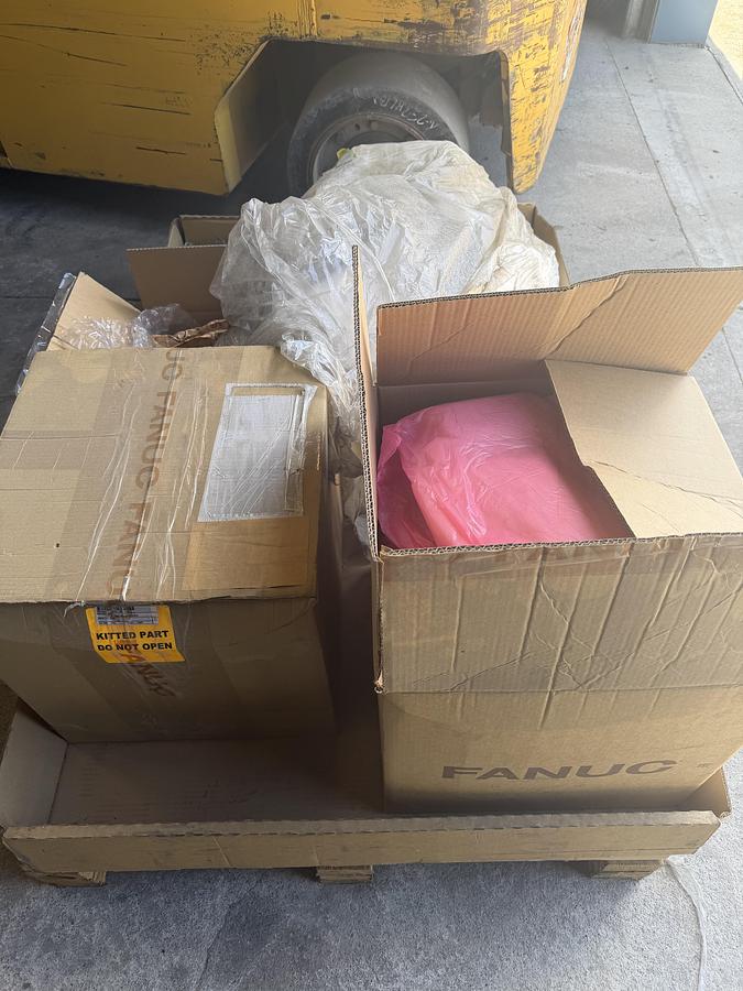Used FANUC M-2000iA/2300 ROBOT NEW NEVER USED WITH R-30iB PLUS CONTROLLER