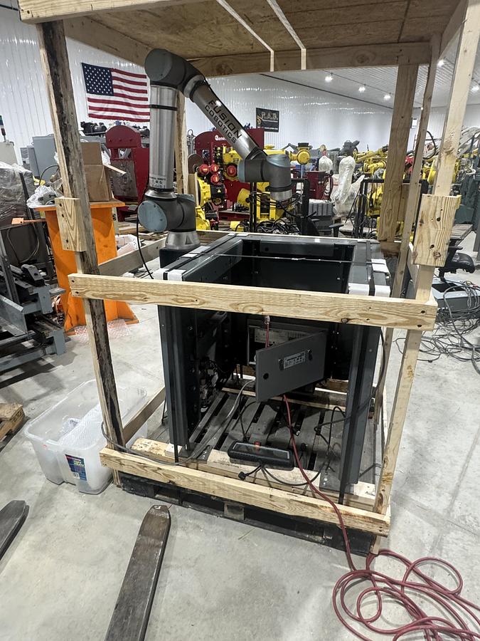 Used UNIVERSAL ROBOTICS MODEL UR10e 6 AXIS COBOT NEW 2019