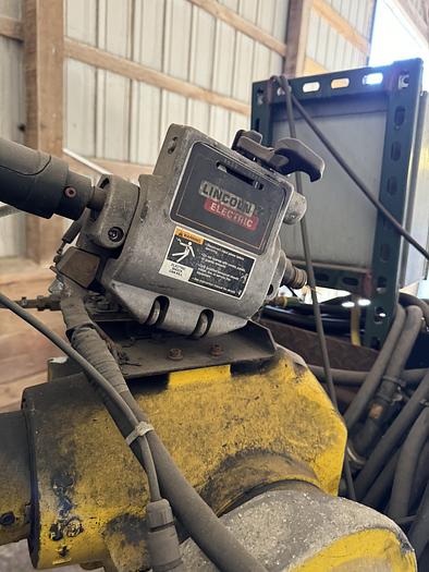 Used FANUC ARCMATE 120i 6 AXIS MIG WELDING ROBOT WITH LINCOLN WIRE FEEDER AND GUN