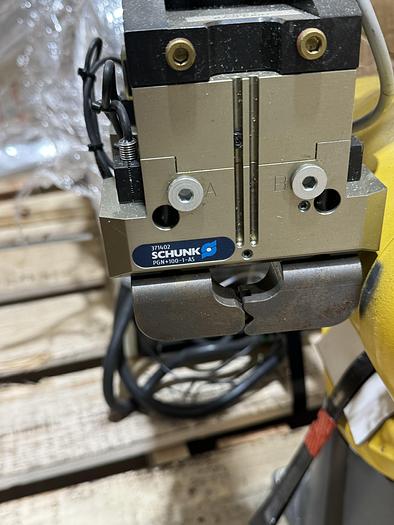 Used FANUC LR MATE 200ID 6 AXIS ROBOT WITH R30iB CONTROLLER