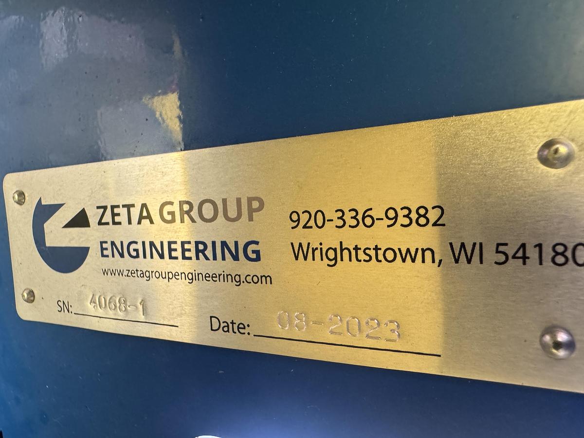 Used ZETA GROUP ENGINEERING 30" X 137" LONG MOTORIZED PLASTIC TOP CONVERYORS
