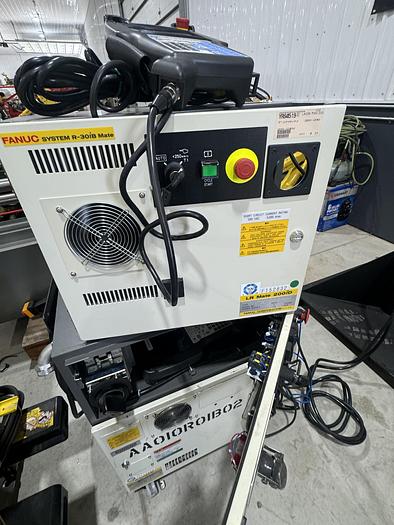 Used FANUC LR MATE 200iD/7L 6 AXIS ROBOT 4 HOURS USE LIKE NEW WITH R-30iB MATE CONTROLLER