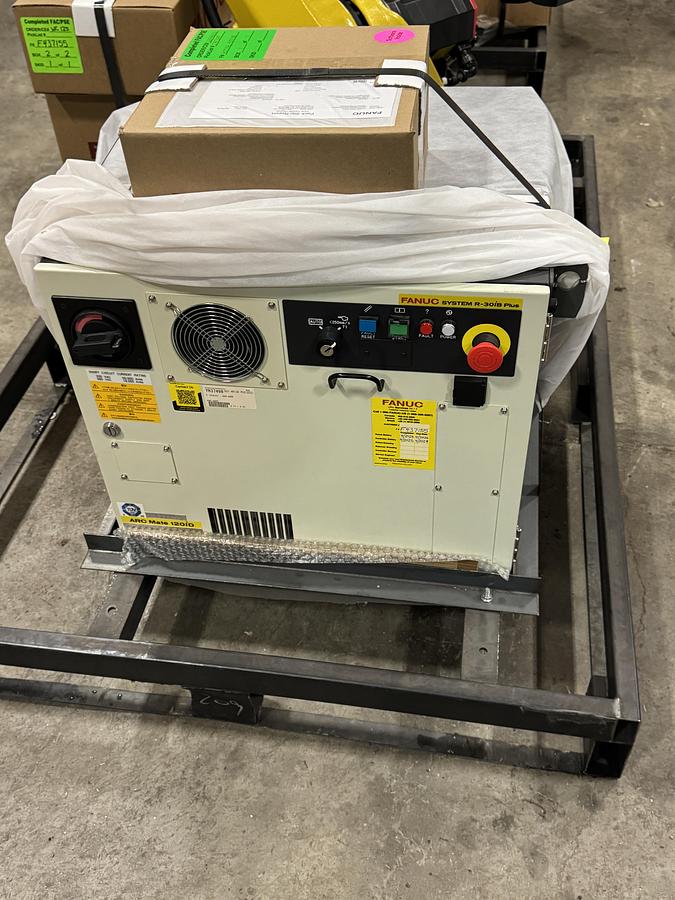 FANUC ARCMATE 120iD 6 AXIS ROBOT WITH R-30iB PLUS CONTROLLER, NEVER IN PRODUCTION, LIKE NEW