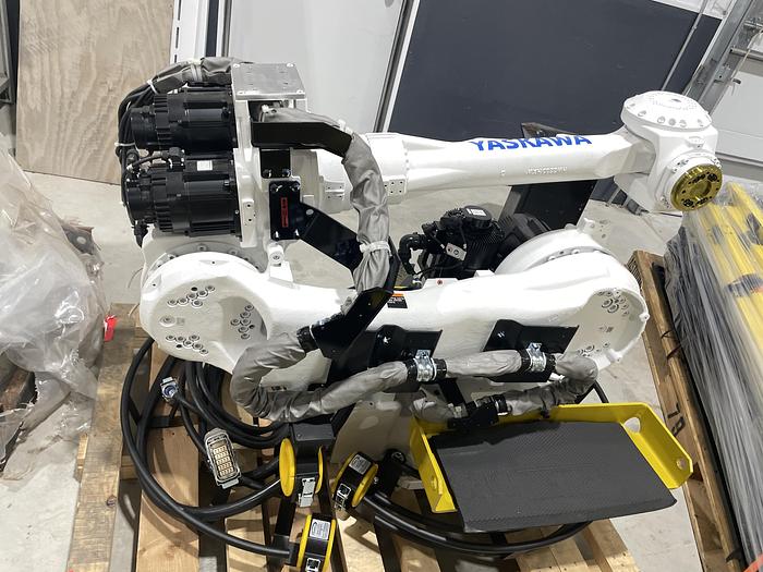 YASKAWA MOTOMAN MH80II 80KG X 2061MM REACH 6 AXES ROBOT WITH DX200 CONTROLLER