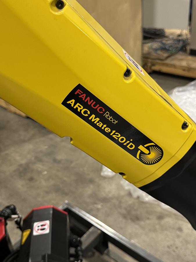 FANUC ARCMATE 120iD 6 AXIS ROBOT WITH R-30iB PLUS CONTROLLER, NEVER IN PRODUCTION, LIKE NEW