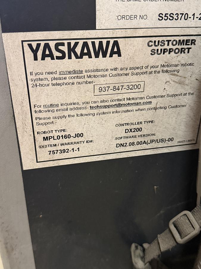 Used YASKAWA MOTOMAN MPL160II 4 AXIS PALLETIZING ROBOT WITH DX200 CONTROLLER