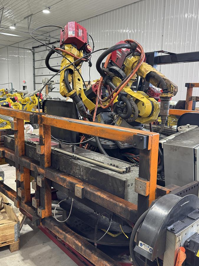 Used GENESIS/FANUC ARCMATE 100iC/12 R-30iB DUAL TRUNNION ARC WELDING CELL 2015