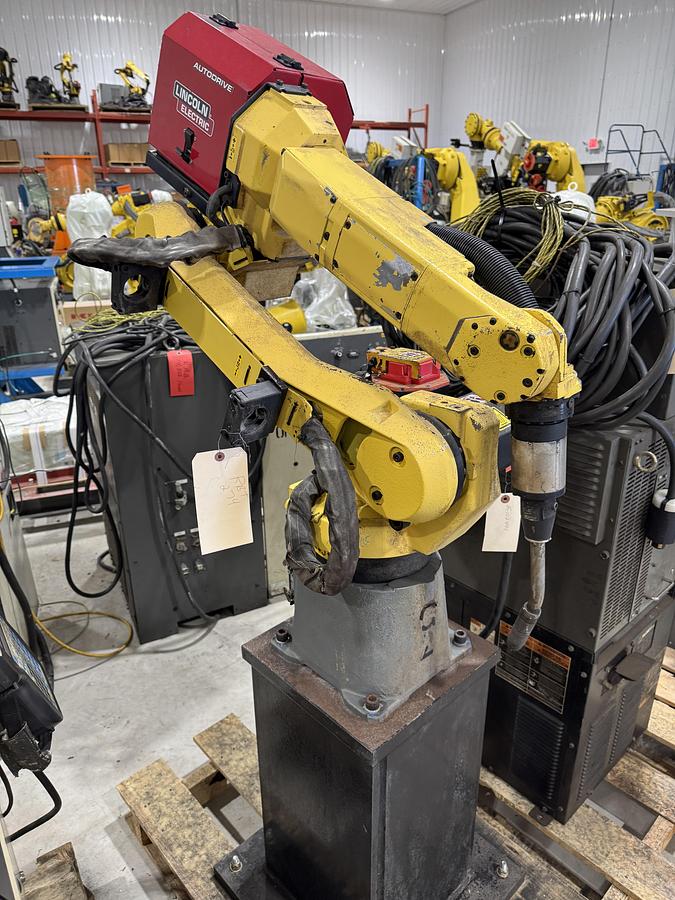 Used FANUC ARC MATE 100iC 6 AXIS MIG WELDING ROBOT WITH R-30iA CONTROL