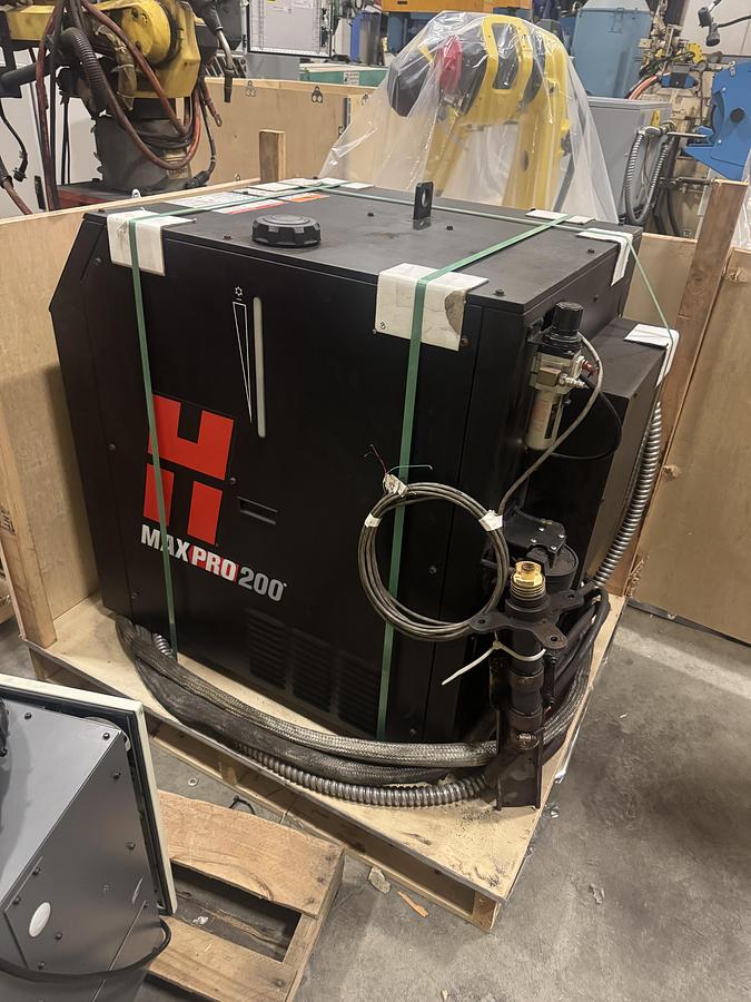 Used FANUC ARCMATE 120iC ROBOT WITH HYPERTHERM PLASMA CUTTER, R30iA CONTROLLER, PENDANT, AND CABLES