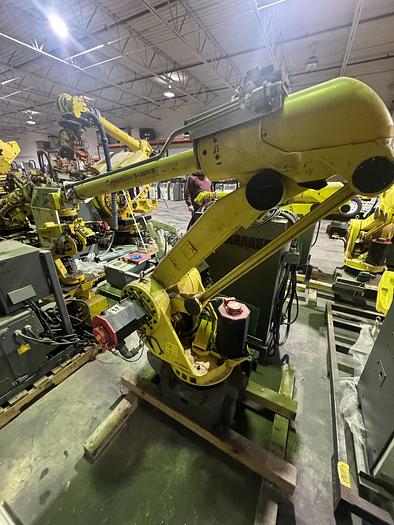 Used FANUC S500i 6 AXIS CNC ROBOT WITH RJ3 CONTROLLER PAYLOAD 15 KG X 2739 MM REACH