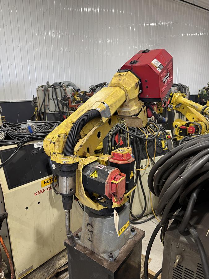 Used FANUC ARC MATE 100iC 6 AXIS MIG WELDING ROBOT WITH R-30iA CONTROL