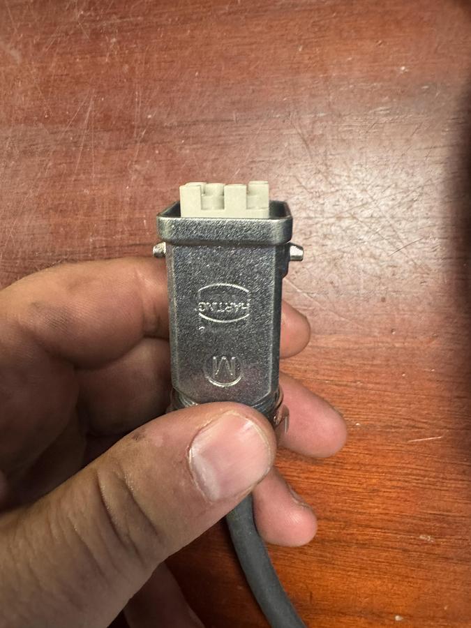 KUKA 00-356-385 ROBOT CABLE. 30 METERS LONG XF21/XF31 