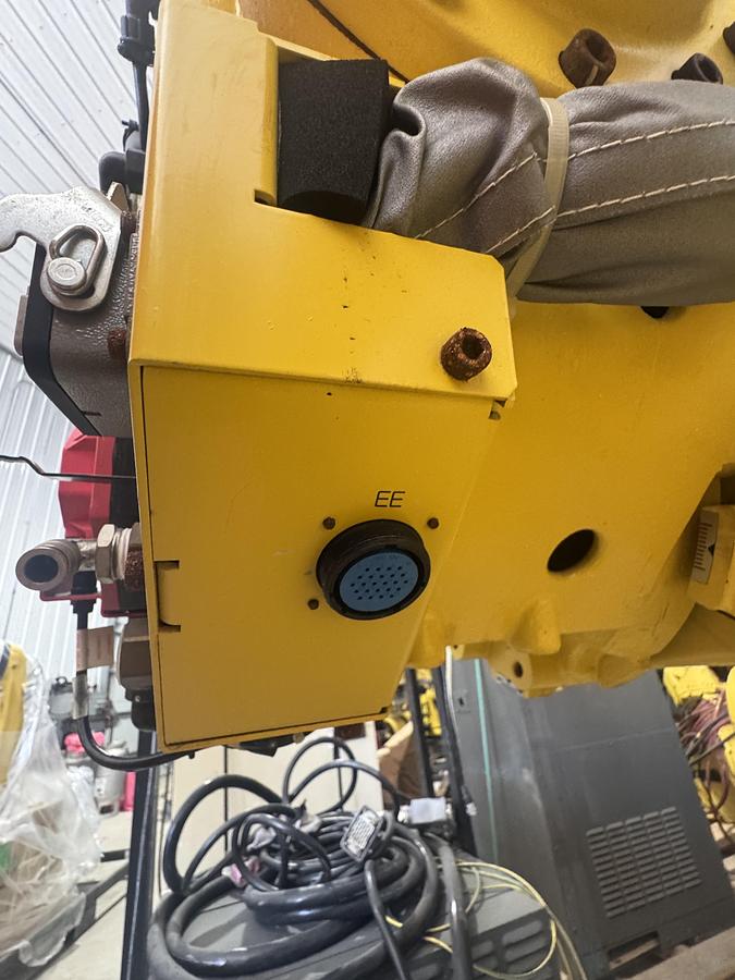 Used FANUC R-2000IC/165F 6 AXIS ROBOT WITH R-30iB CONTROLLER