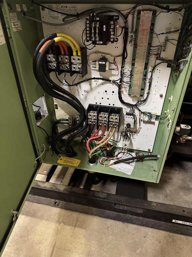 Used SULLAIR V-200S AIR COMPRESSOR 125 PSI 888 CFM CAPACITY