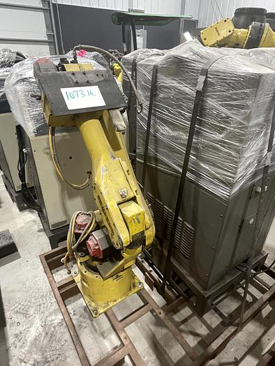 Used FANUC ARCMATE 120iB WITH RJ3iB CONTROLLER