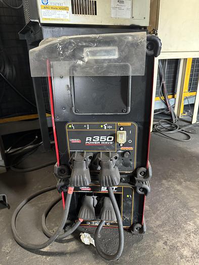 Used FANUC ARC MATE 100iC/8L MIG WELDING ROBOT WITH R-30iB AND LINCOLN R350 POWER SUPPLY