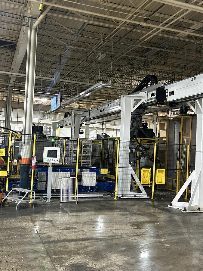 Used FANUC GANTRY ROBOT CELL 90' TRAVEL WITH 2 FANUC R-2000iB/220U ROBOTS INSTALLED 2022