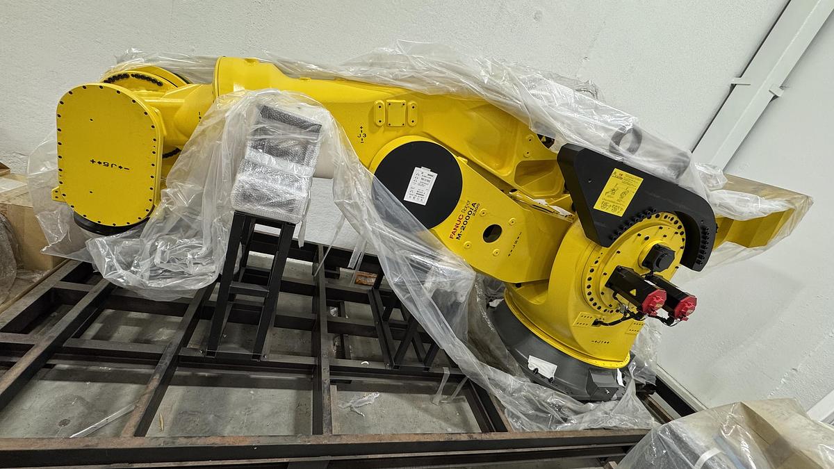 Used FANUC M-2000iA/2300 ROBOT NEW NEVER USED WITH R-30iB PLUS CONTROLLER