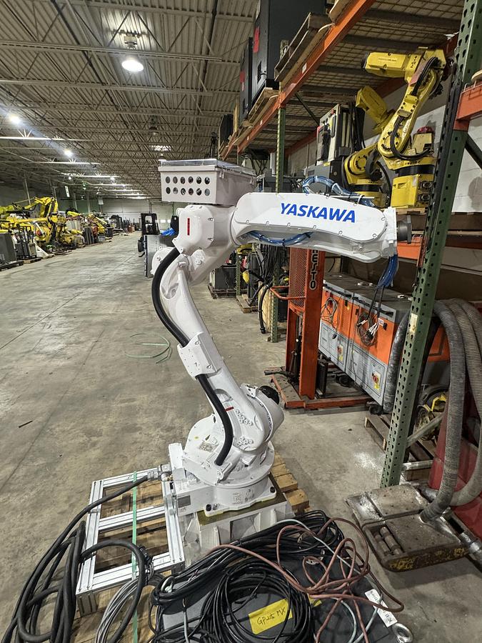 Used YASKAWA MOTOMAN GP25 6 AXIS ROBOT WITH YRC1000 CONTROL