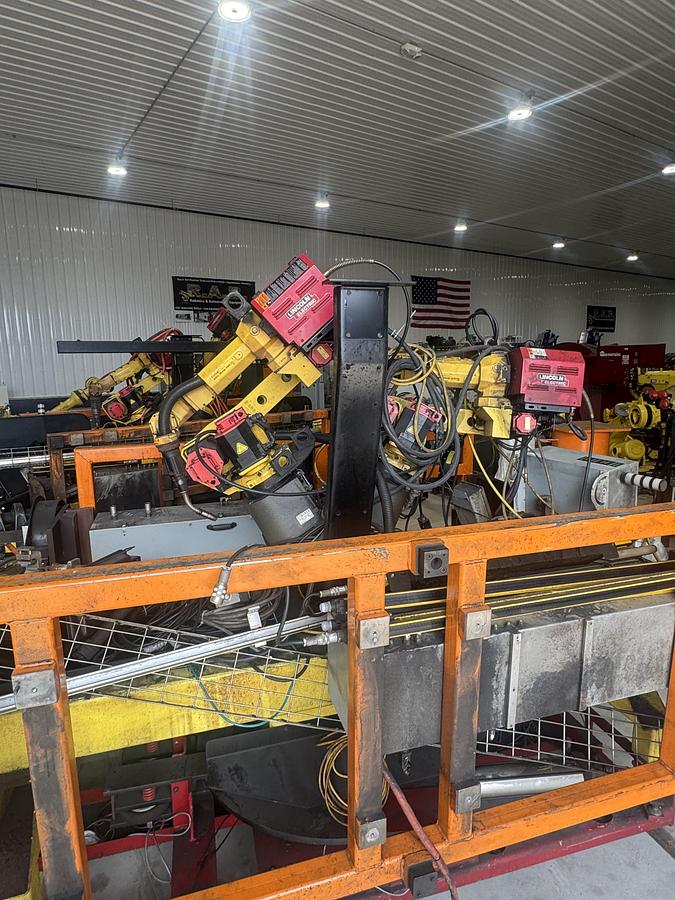 Used GENESIS/FANUC ARCMATE 100iC/12 R-30iB DUAL TRUNNION ARC WELDING CELL 2015