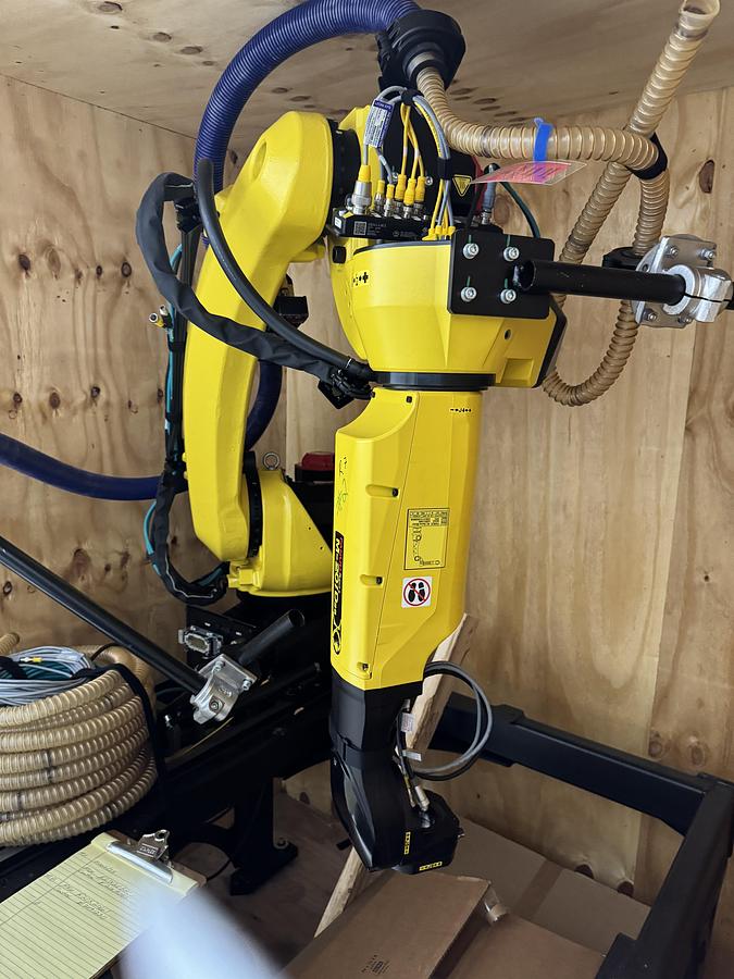 Used FANUC M-20iD/25 ROBOT WITH R-30iB PLUS CONTROLLER, PENDANT, CABLES.  NEVER IN PRODUCTION!