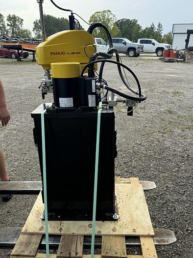 Used FANUC SR-6iA SCARA ROBOT WITH R-30iB PLUS CONTROLLER NEW 2018