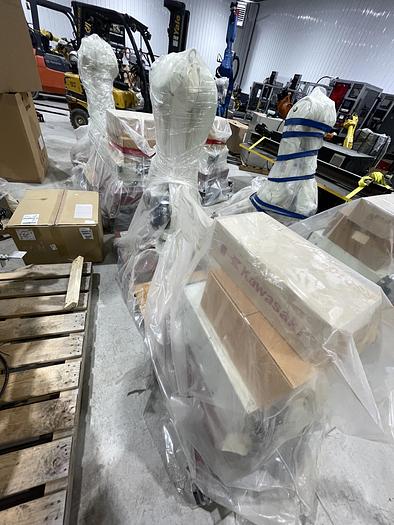 Kawasaki RS010L A 6 Axes Robot with Kawasaki E01 Controller, 10kg x 1925mm Reach, Never Used