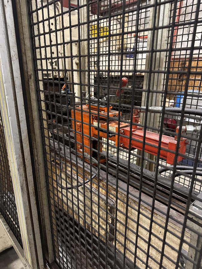 Used EXCELLO 3251S 48" SPLINE ROLLER WITH UNDER ARM SUPPORT AND 40 HP MAIN MOTOR