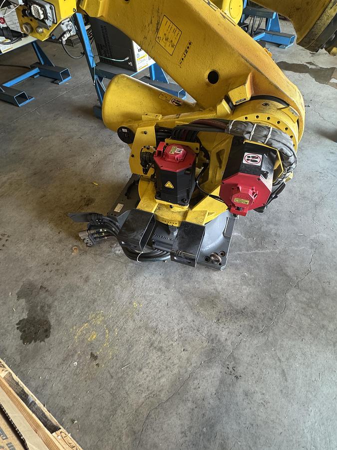 Used USED FANUC R-2000iC/210F 6 AXIS ROBOT R-30iB PLUS FOR SALE