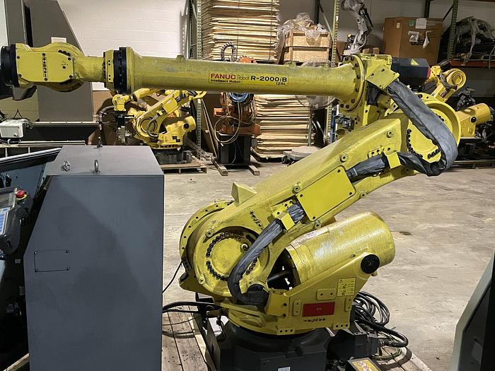 Used FANUC R2000iB/125L WITH RJ3iC (R30iA) CONTROLLER