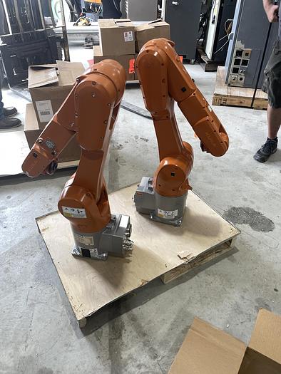 Used KUKA KR10 R1100 6 AXIS ROBOT WITH KRC4 CONTROLLER