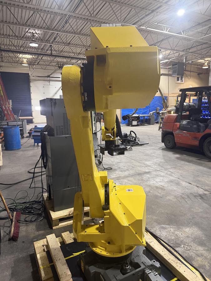 Used Used Fanuc M-710iC/45M 6 Axis Industrial Robot With R-30iB Plus Controller