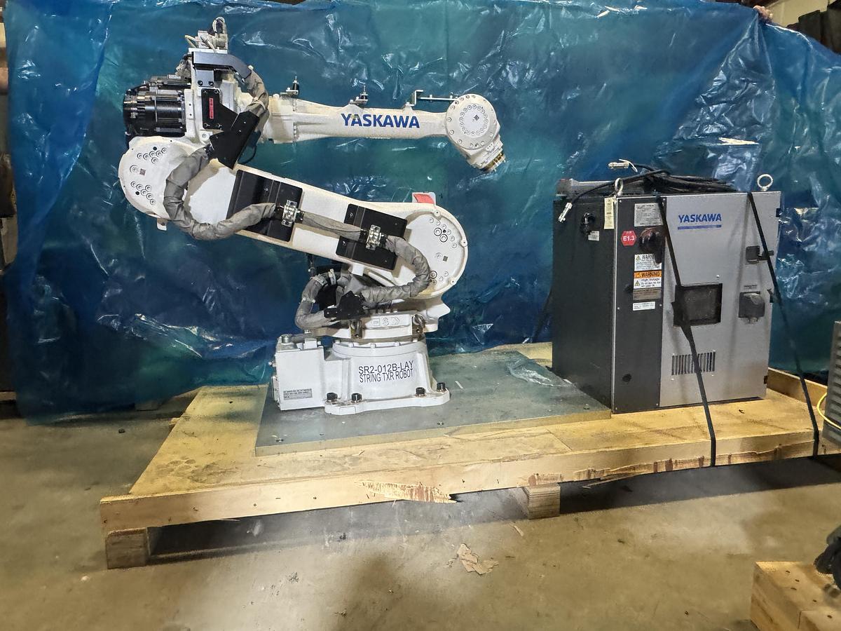 Used Yaskawa Motoman MH50II 6 Axes Payload 50 kg Reach 2,061 mm DX200 Controller