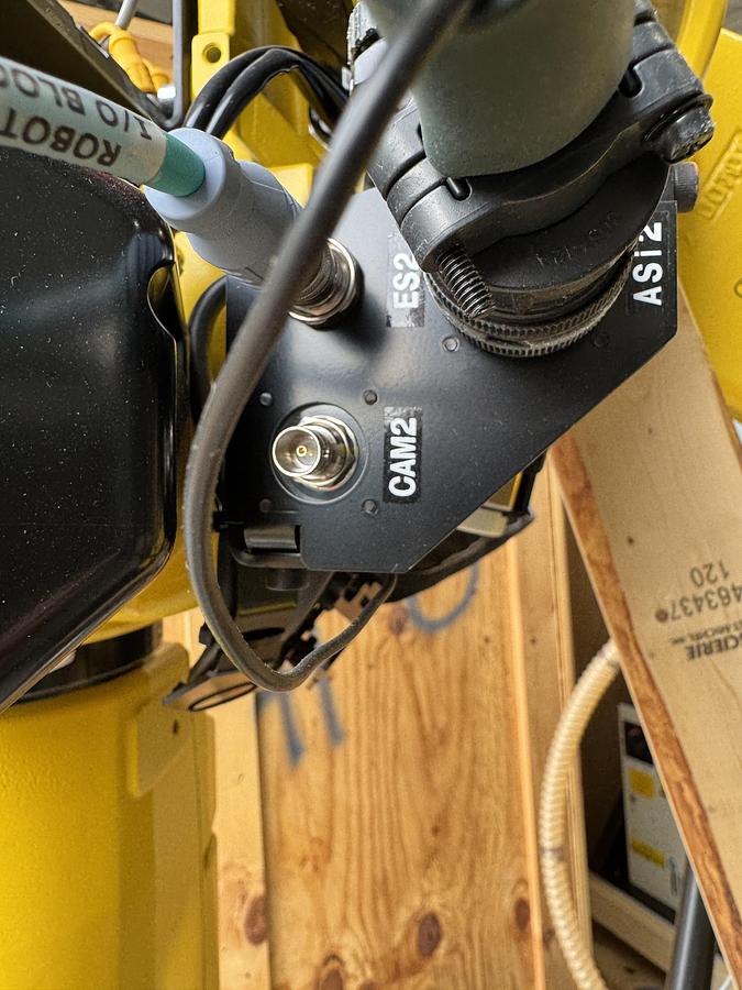 Used FANUC M-20iD/25 ROBOT WITH R-30iB PLUS CONTROLLER, PENDANT, CABLES.  NEVER IN PRODUCTION!