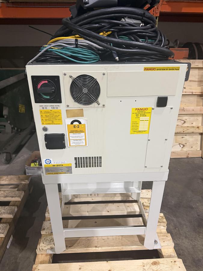 Used Used Fanuc M-20iA 35M 6 Axis Robot With R-30iB Plus Controller