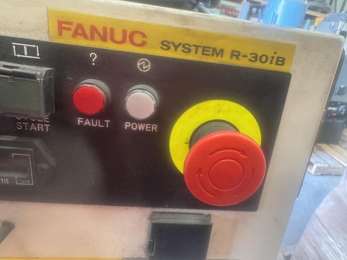 Used FANUC ARC MATE 100iC 6 AXIS MIG WELDING ROBOT WITH R-30iB CONTROL