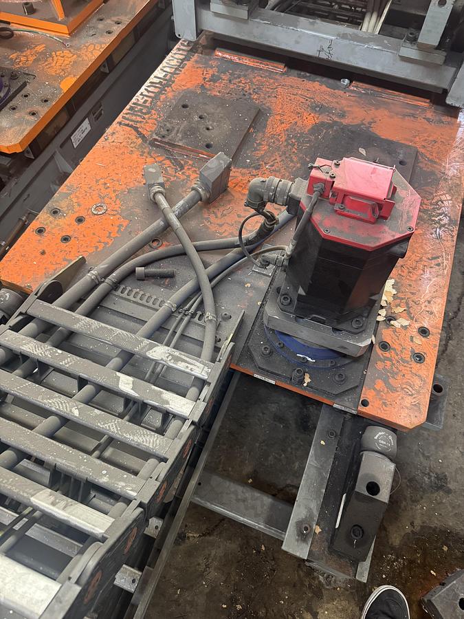 Used FANUC R2000 CAPACITY GEN VI 28' OVERALL LENGTH RTU WITH FLEX CABLES