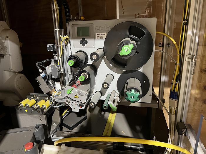 Used FANUC LR MATE 200IC LABELLING CELL