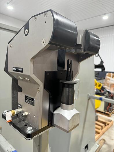 Used FANUC ARC MATE 120iD/12L, DUAL ARM, NEVER USED, R30iB PLUS, LINCOLN R450 WELDING POWER SUPPLY, TILT TURN POSITIONER