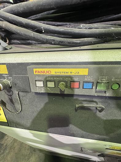 Used FANUC S500i 6 AXIS CNC ROBOT WITH RJ3 CONTROLLER PAYLOAD 15 KG X 2739 MM REACH